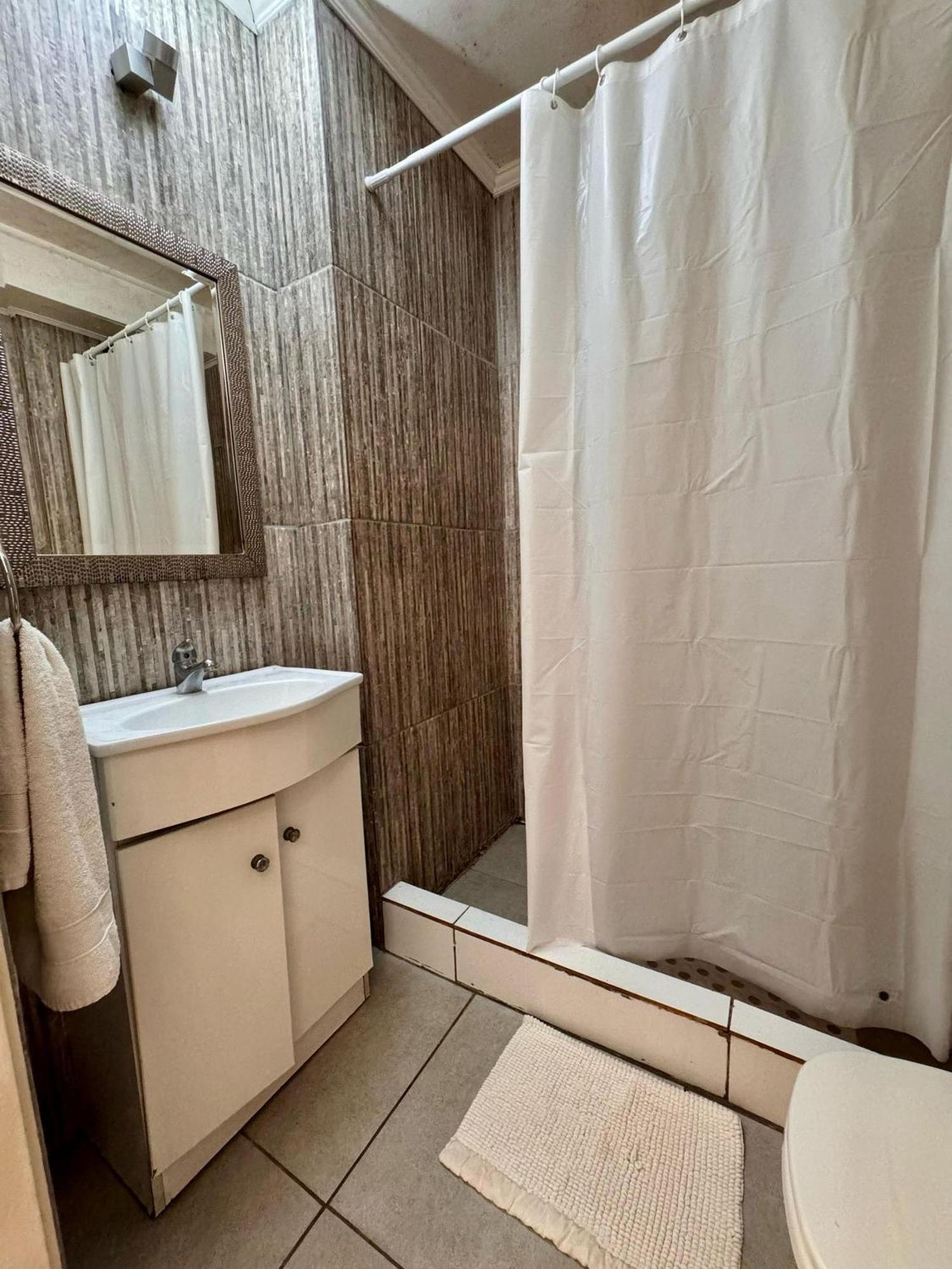 Apartamento Depto. En Renaca Con Hermosa Vista Al Mar *
